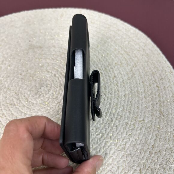 Verizon Universal Leather Pouch with Belt Clip for Medium Size Devices - Black - Picture 7 of 9